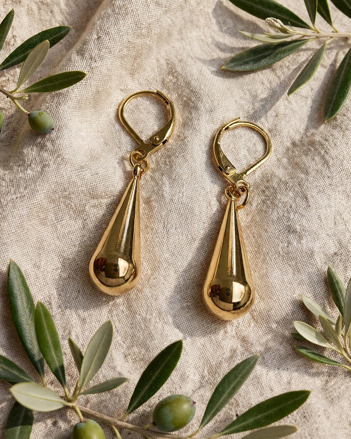 Gold Teardrop Earrings | أقراط قطرة ذهبية