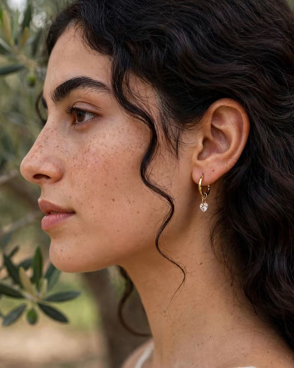 حلق قلب كريستال مطلي ذهبي | Gold Plated Heart Crystal Earrings